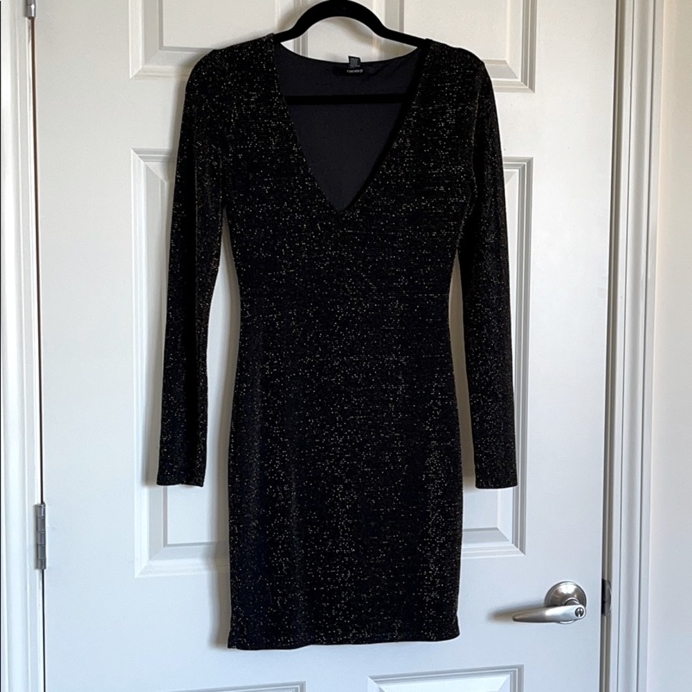 NWOT Black and gold sparkly long sleeve dress
